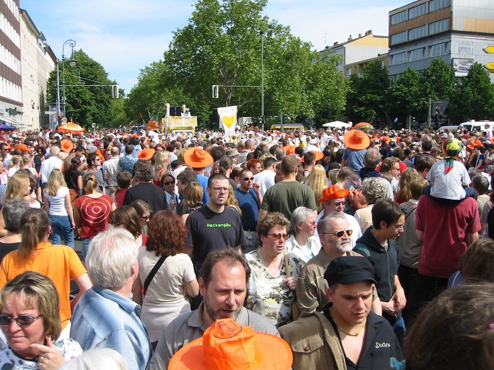 How to Make Money from a Carnival or Parade